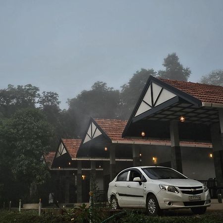 Meghamalhar Villa Mananthavady Bagian luar foto