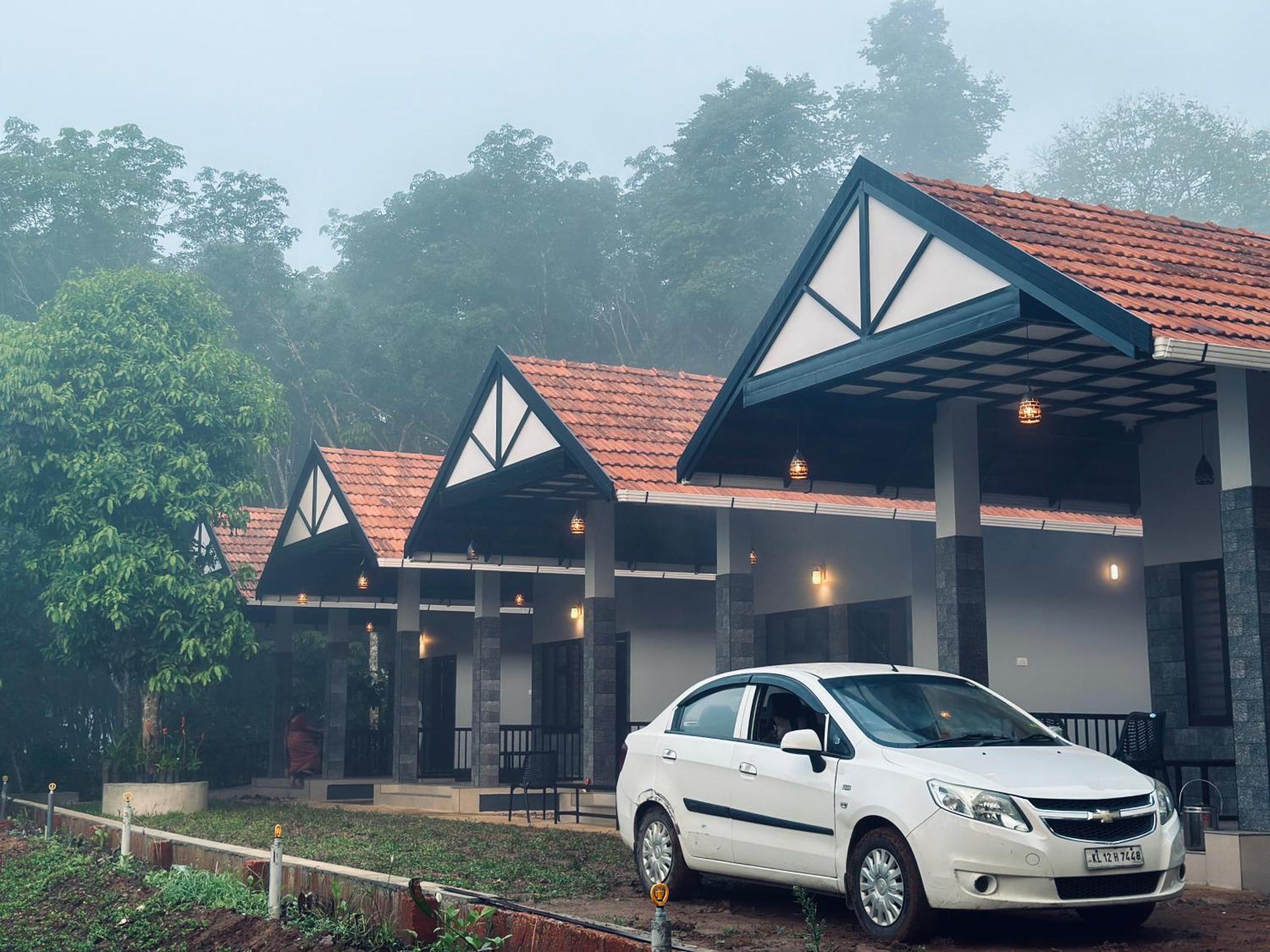 Meghamalhar Villa Mananthavady Bagian luar foto